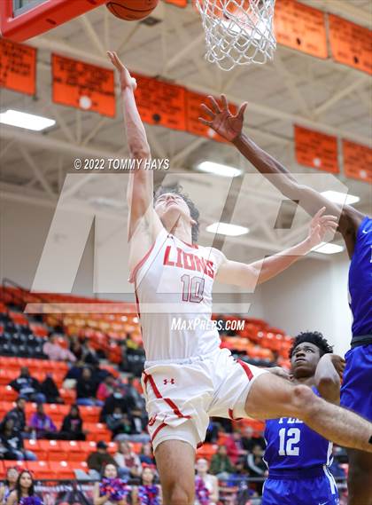 Thumbnail 1 in Dunbar @ Castleberry (UIL Basketball 4A Bi-District Playoff) photogallery.