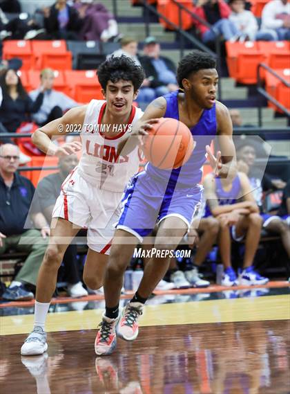 Thumbnail 2 in Dunbar @ Castleberry (UIL Basketball 4A Bi-District Playoff) photogallery.