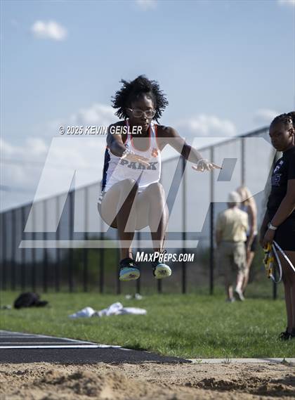 Thumbnail 3 in SEC Conference Meet photogallery.