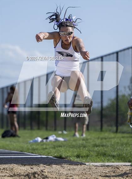 Thumbnail 2 in SEC Conference Meet photogallery.