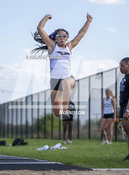 Thumbnail 3 in SEC Conference Meet photogallery.