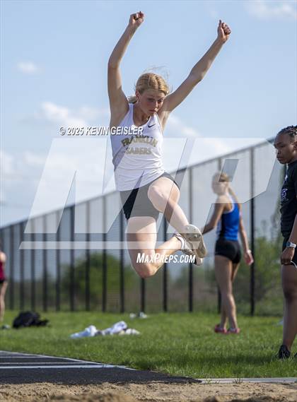 Thumbnail 3 in SEC Conference Meet photogallery.