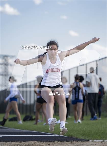 Thumbnail 3 in SEC Conference Meet photogallery.