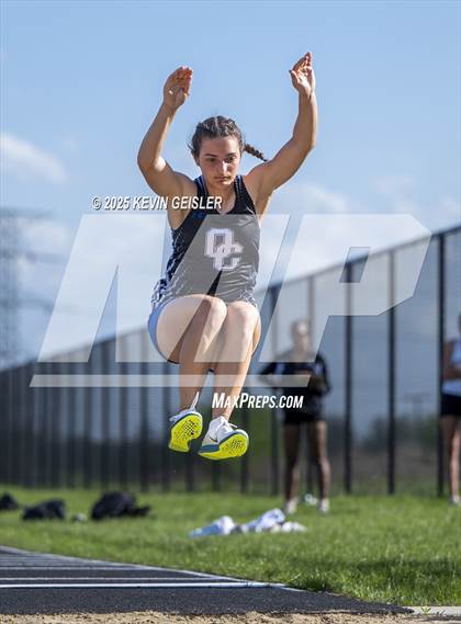 Thumbnail 2 in SEC Conference Meet photogallery.