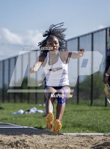 Thumbnail 3 in SEC Conference Meet photogallery.