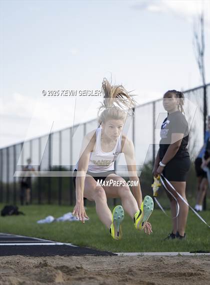 Thumbnail 2 in SEC Conference Meet photogallery.
