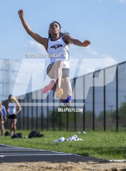 Thumbnail 3 in SEC Conference Meet photogallery.