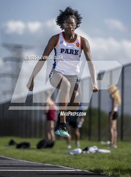 Thumbnail 3 in SEC Conference Meet photogallery.