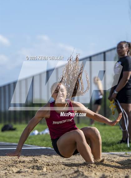 Thumbnail 1 in SEC Conference Meet photogallery.