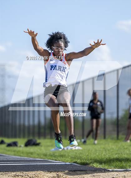 Thumbnail 2 in SEC Conference Meet photogallery.