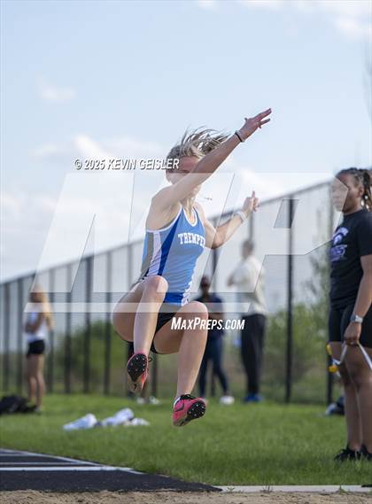 Thumbnail 2 in SEC Conference Meet photogallery.