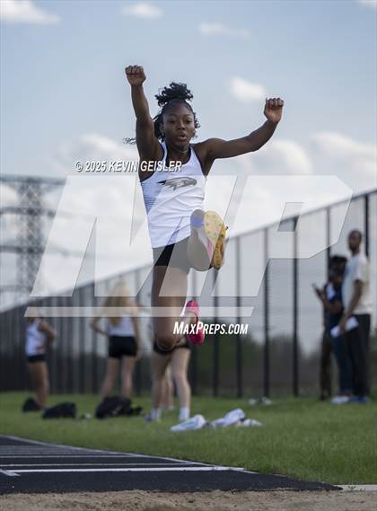 Thumbnail 3 in SEC Conference Meet photogallery.