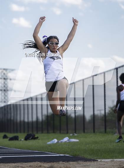 Thumbnail 2 in SEC Conference Meet photogallery.