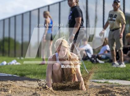 Thumbnail 2 in SEC Conference Meet photogallery.