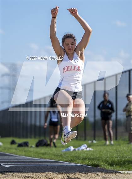Thumbnail 2 in SEC Conference Meet photogallery.