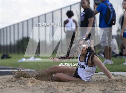 Thumbnail 3 in SEC Conference Meet photogallery.