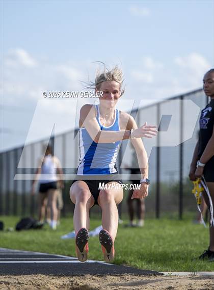 Thumbnail 1 in SEC Conference Meet photogallery.