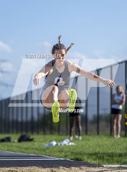 Thumbnail 3 in SEC Conference Meet photogallery.