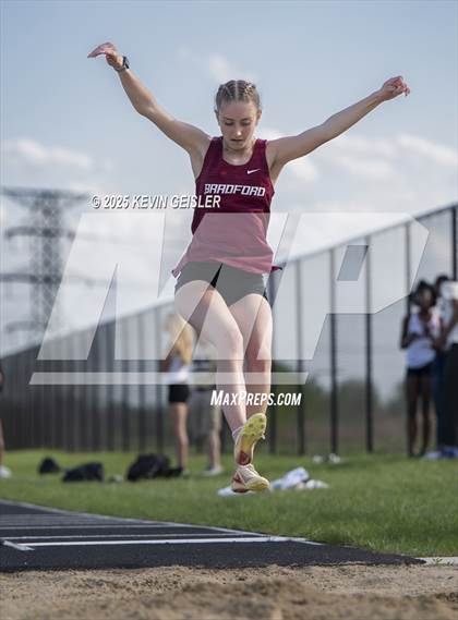 Thumbnail 1 in SEC Conference Meet photogallery.