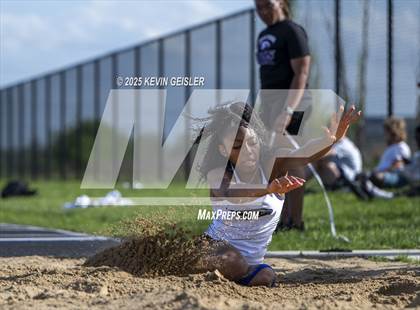 Thumbnail 3 in SEC Conference Meet photogallery.