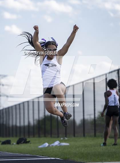 Thumbnail 3 in SEC Conference Meet photogallery.