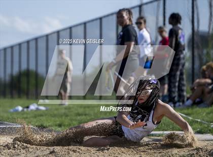 Thumbnail 3 in SEC Conference Meet photogallery.