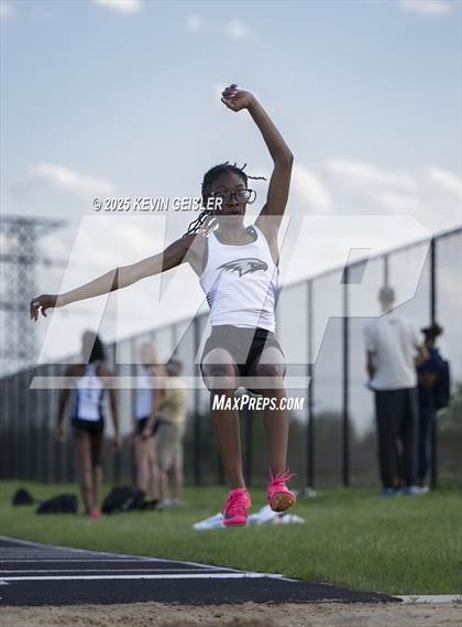 Thumbnail 3 in SEC Conference Meet photogallery.