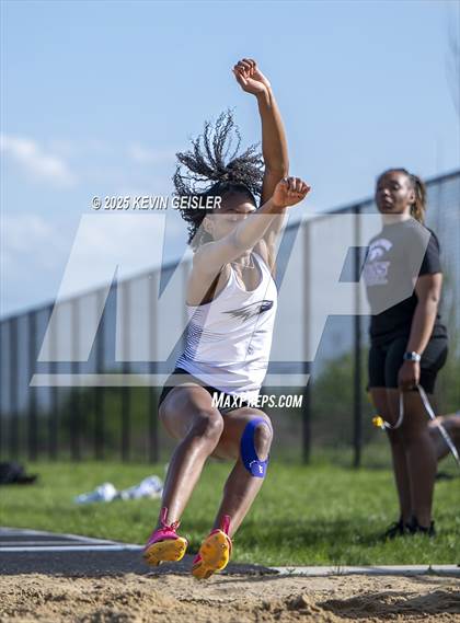 Thumbnail 1 in SEC Conference Meet photogallery.
