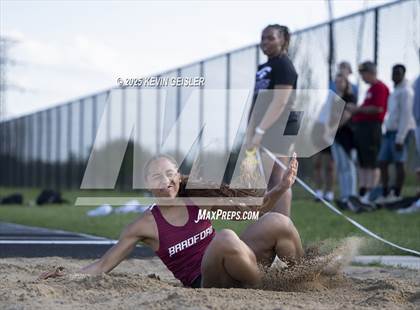 Thumbnail 2 in SEC Conference Meet photogallery.
