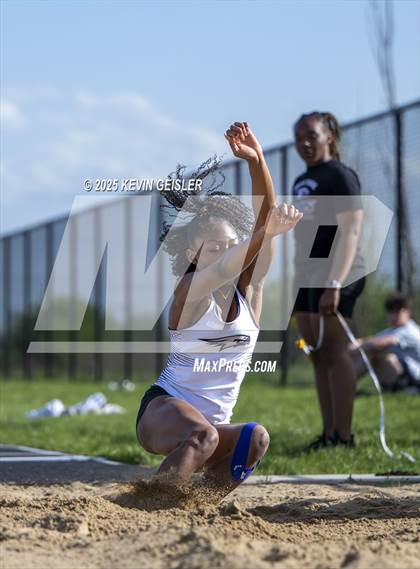 Thumbnail 2 in SEC Conference Meet photogallery.