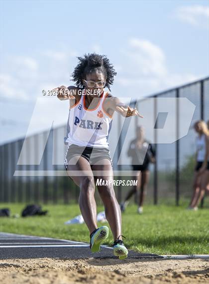 Thumbnail 3 in SEC Conference Meet photogallery.
