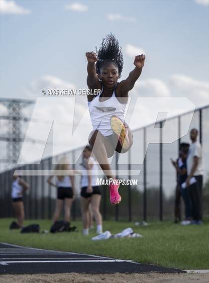 Thumbnail 1 in SEC Conference Meet photogallery.
