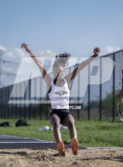 Thumbnail 2 in SEC Conference Meet photogallery.