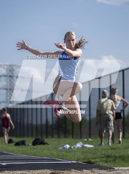 Thumbnail 3 in SEC Conference Meet photogallery.