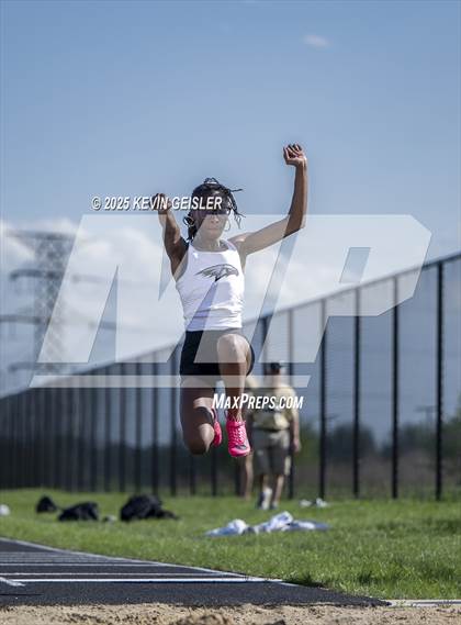 Thumbnail 3 in SEC Conference Meet photogallery.
