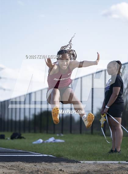 Thumbnail 3 in SEC Conference Meet photogallery.