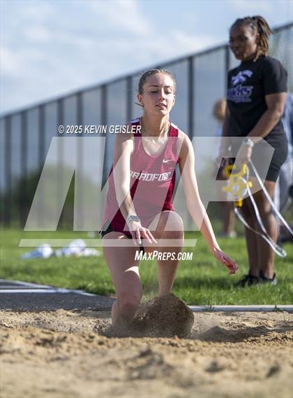 Thumbnail 3 in SEC Conference Meet photogallery.