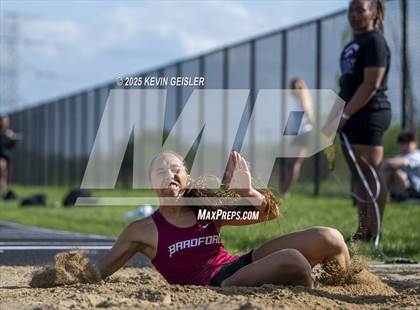 Thumbnail 2 in SEC Conference Meet photogallery.