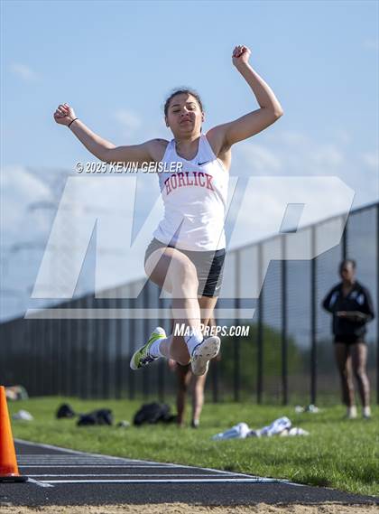 Thumbnail 3 in SEC Conference Meet photogallery.