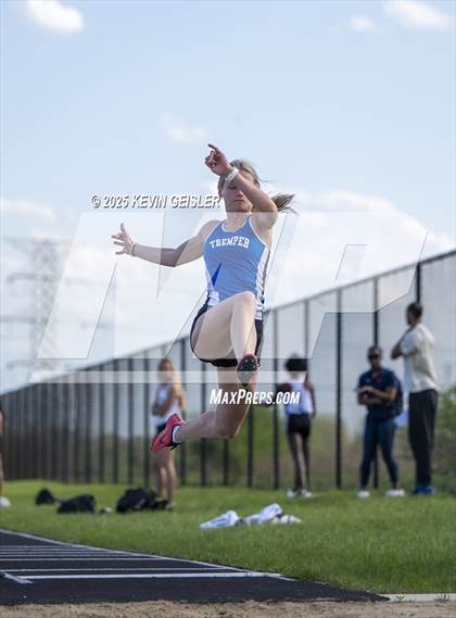 Thumbnail 2 in SEC Conference Meet photogallery.