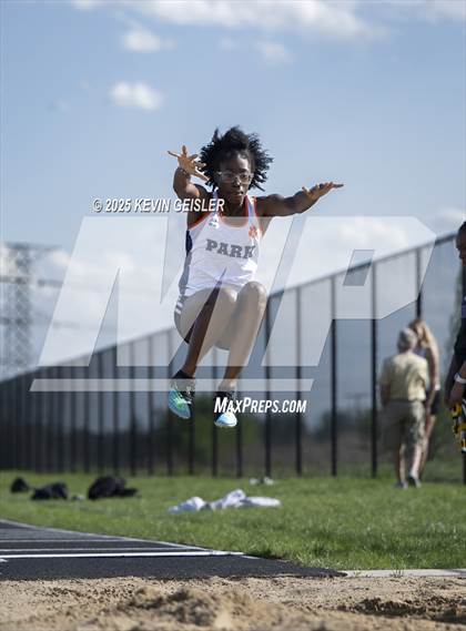 Thumbnail 2 in SEC Conference Meet photogallery.