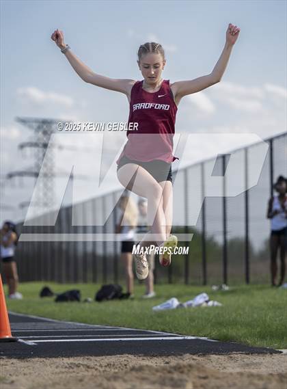 Thumbnail 3 in SEC Conference Meet photogallery.