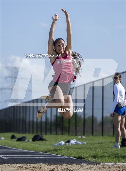 Thumbnail 2 in SEC Conference Meet photogallery.