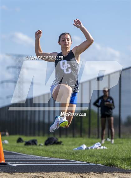 Thumbnail 3 in SEC Conference Meet photogallery.