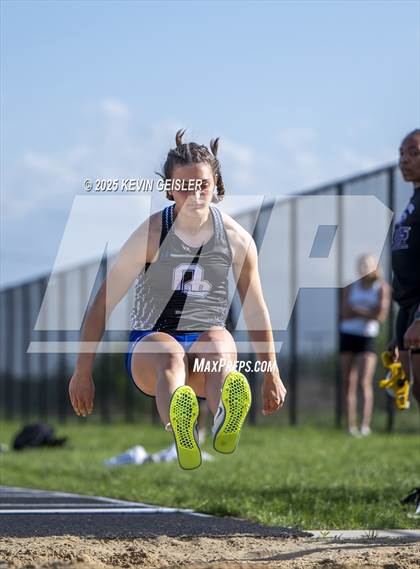 Thumbnail 1 in SEC Conference Meet photogallery.