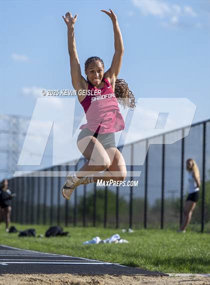 Thumbnail 3 in SEC Conference Meet photogallery.