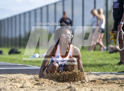 Thumbnail 3 in SEC Conference Meet photogallery.