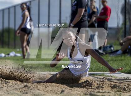 Thumbnail 2 in SEC Conference Meet photogallery.