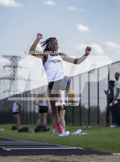 Thumbnail 2 in SEC Conference Meet photogallery.