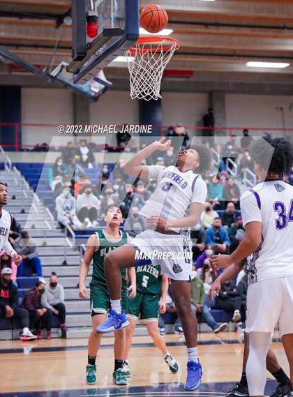 Thumbnail 2 in Garfield vs. Timberline (WIAA 3A Regional Playoff) photogallery.